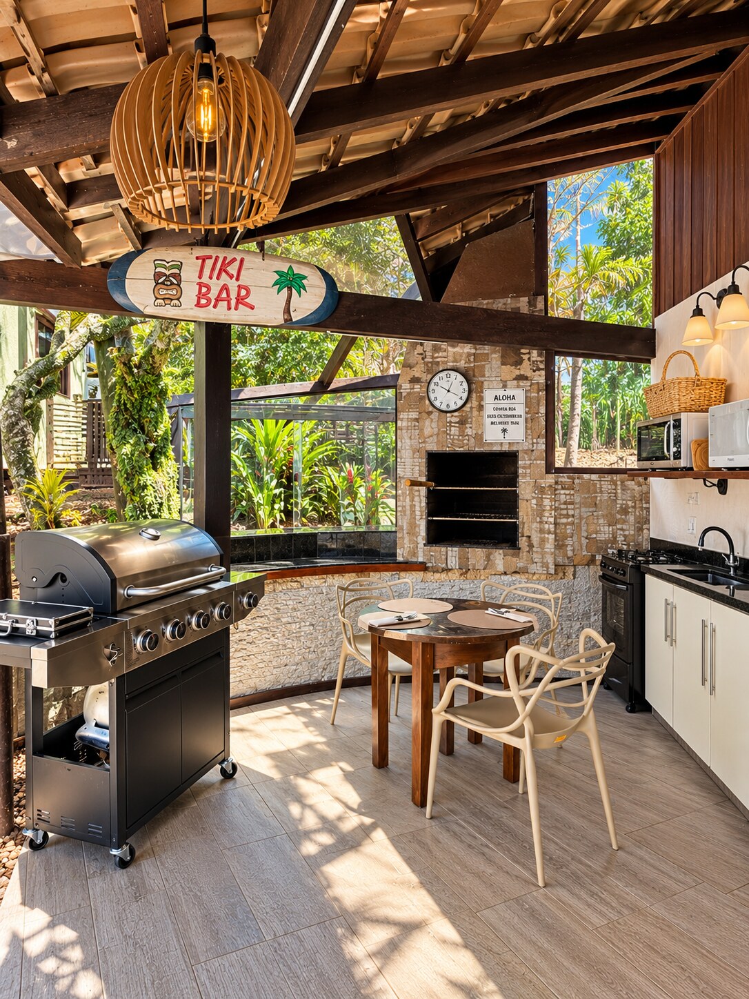 Espaço gourmet Tiki Bar da Aloha Beach House